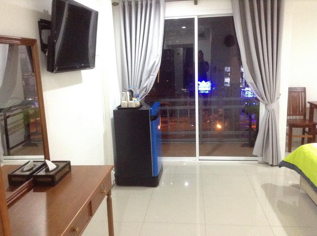Hotel The Bread Basket Kamala Beach Exterior foto